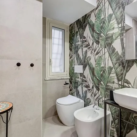 3-bedroom Near Trastevere Station Apartment Rome