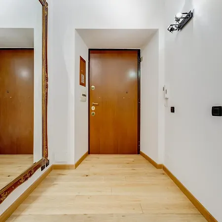 3-bedroom Near Trastevere Station 아파트 로마