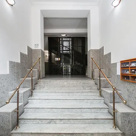 Apartment 3-bedroom Near Trastevere Station Rome