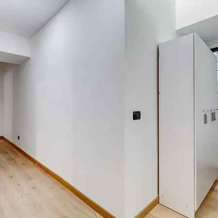 3-bedroom Near Trastevere Station Apartment *