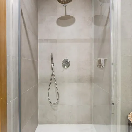 Apartment 3-bedroom Near Trastevere Station *