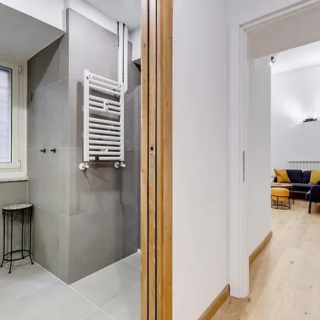 3-bedroom Near Trastevere Station Rome
