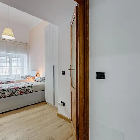 3-bedroom Near Trastevere Station Apartment