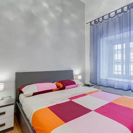 Apartment 3-bedroom Near Trastevere Station