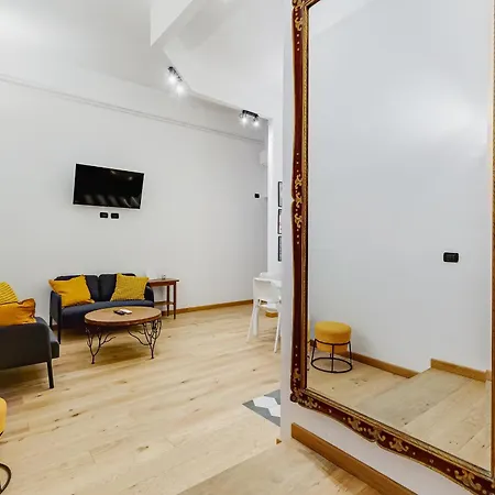 3-bedroom Near Trastevere Station Apartment Rome
