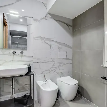 Apartment 3-bedroom Near Trastevere Station Rome