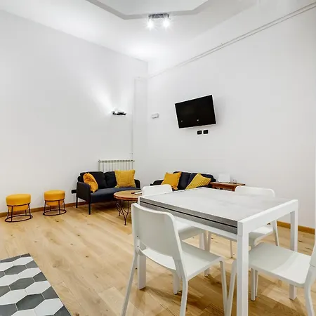 Apartment 3-bedroom Near Trastevere Station