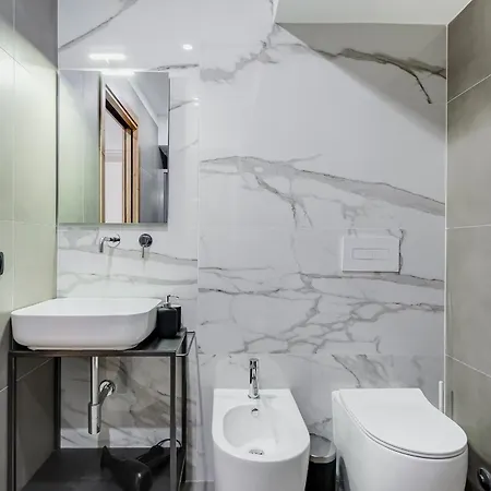 3-bedroom Near Trastevere Station Apartment *