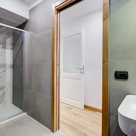 Apartment 3-bedroom Near Trastevere Station Rome