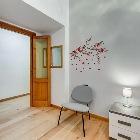 3-bedroom Near Trastevere Station Rome