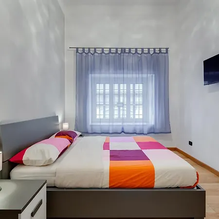 Apartment 3-bedroom Near Trastevere Station Rome