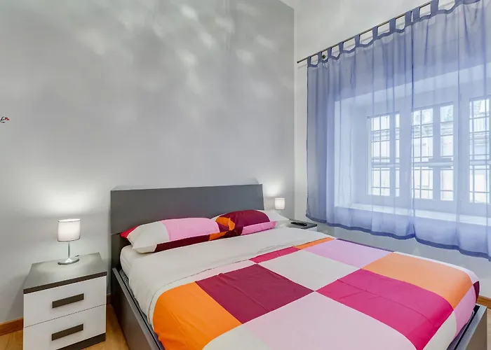 Apartmán 3-bedroom Near Trastevere Station