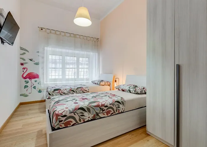 3-bedroom Near Trastevere Station * Řím